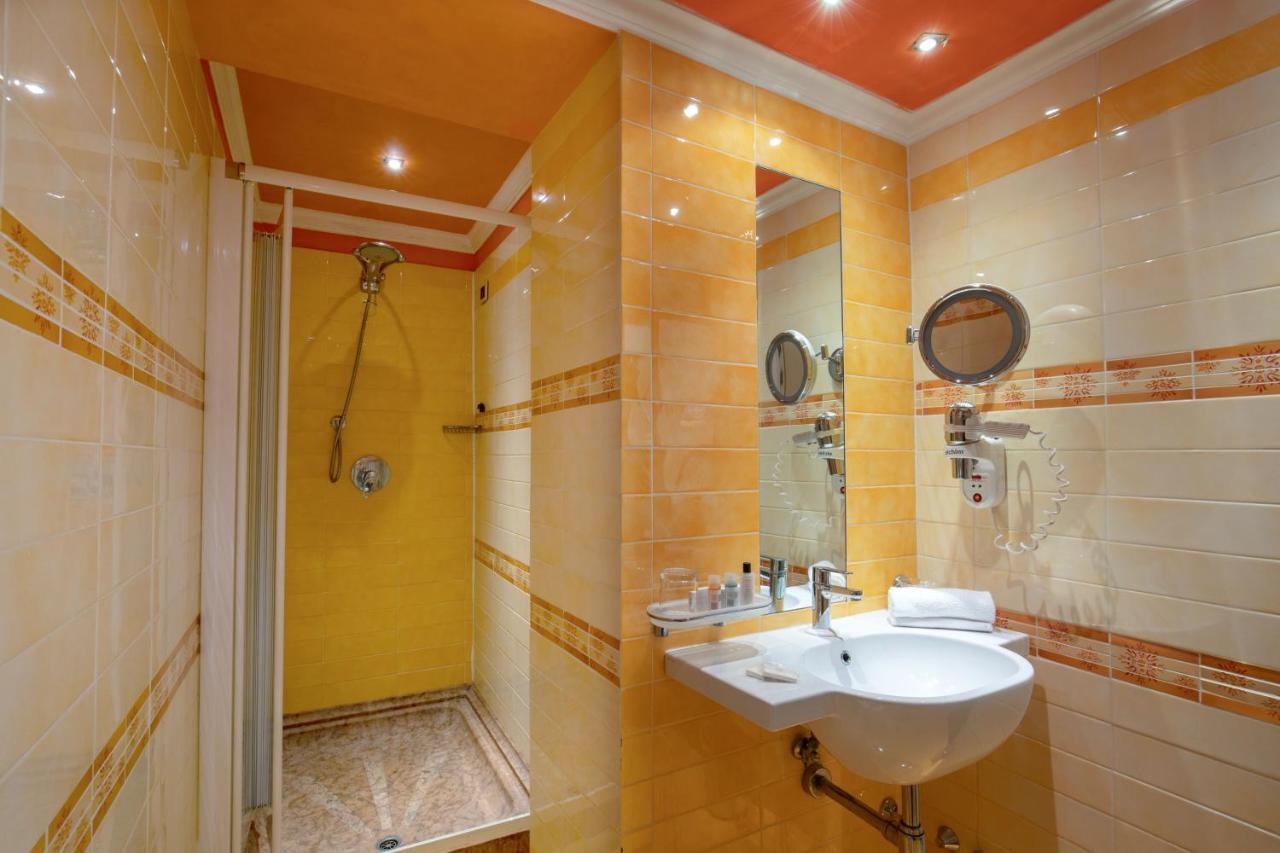 Hotel Homs Rzym Zewnętrze zdjęcie