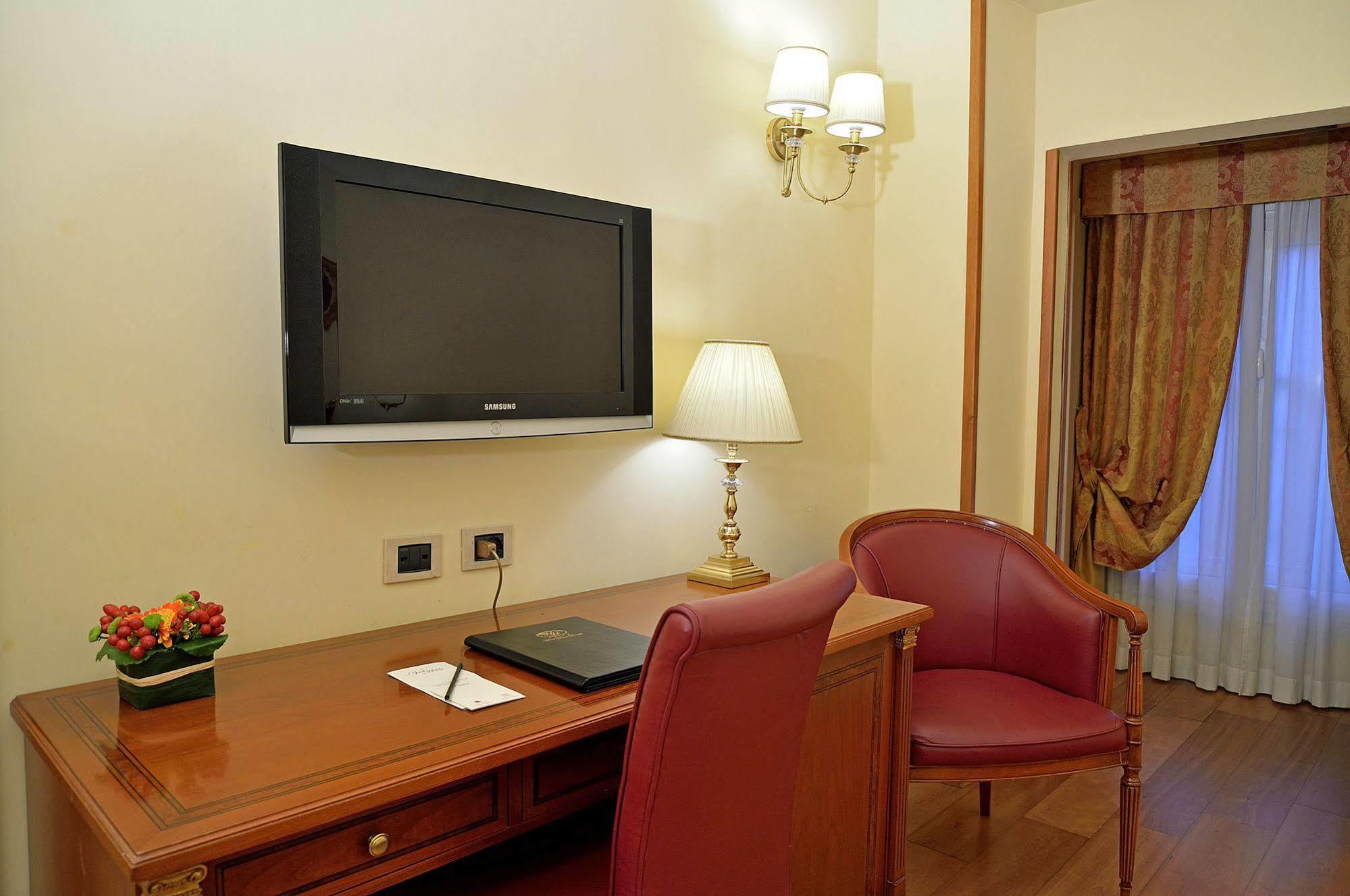 Hotel Homs Rzym Zewnętrze zdjęcie